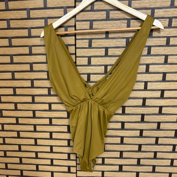 Tori Praver Green One Piece Swimsuit Size Medium - Picture 1 of 10